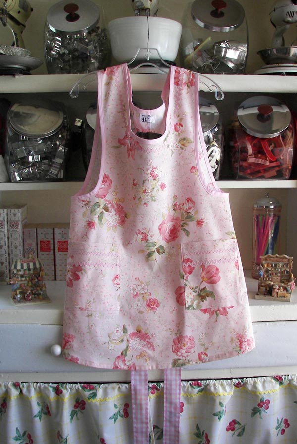 Grandma apron Pink Tulips & Roses